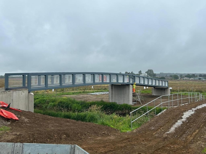 Bridge deck lowered into place